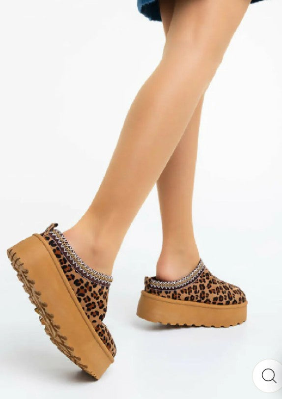 Azeala Slipper Boots– Chunky Rubber Sole Leopard Print