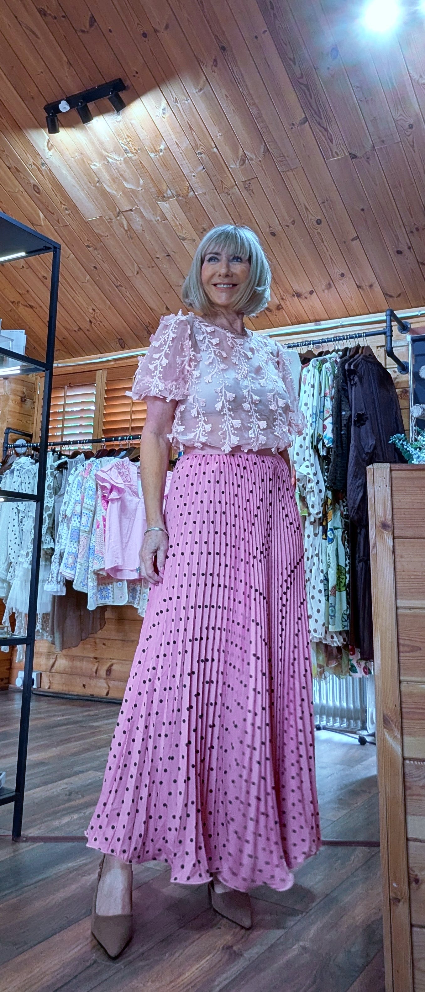Chic pleated polka dot skirt in pink