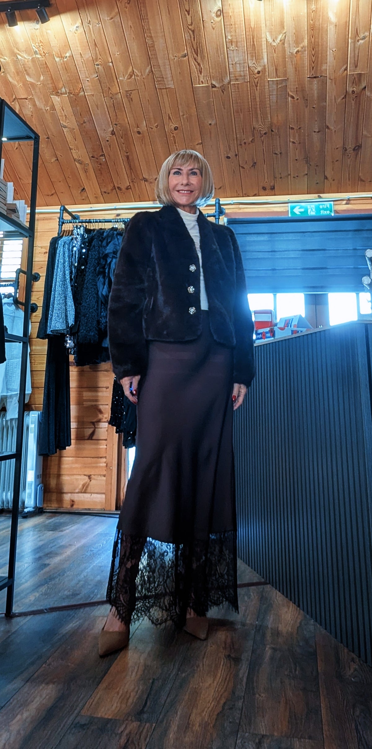 Full outfit with the Lumine lace hem skirt and Bessie chocolate faux fur jacket