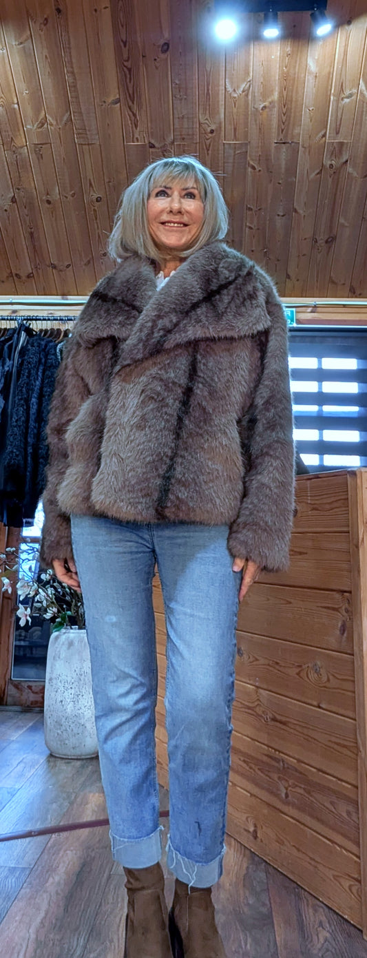 Charlotte Faux Fur Jacket – Taupe - Soft Beige
