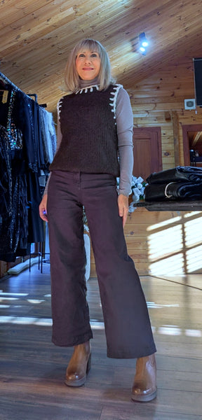 Toni Sleeveless Soft Knit Tank – White Contrast Stitching