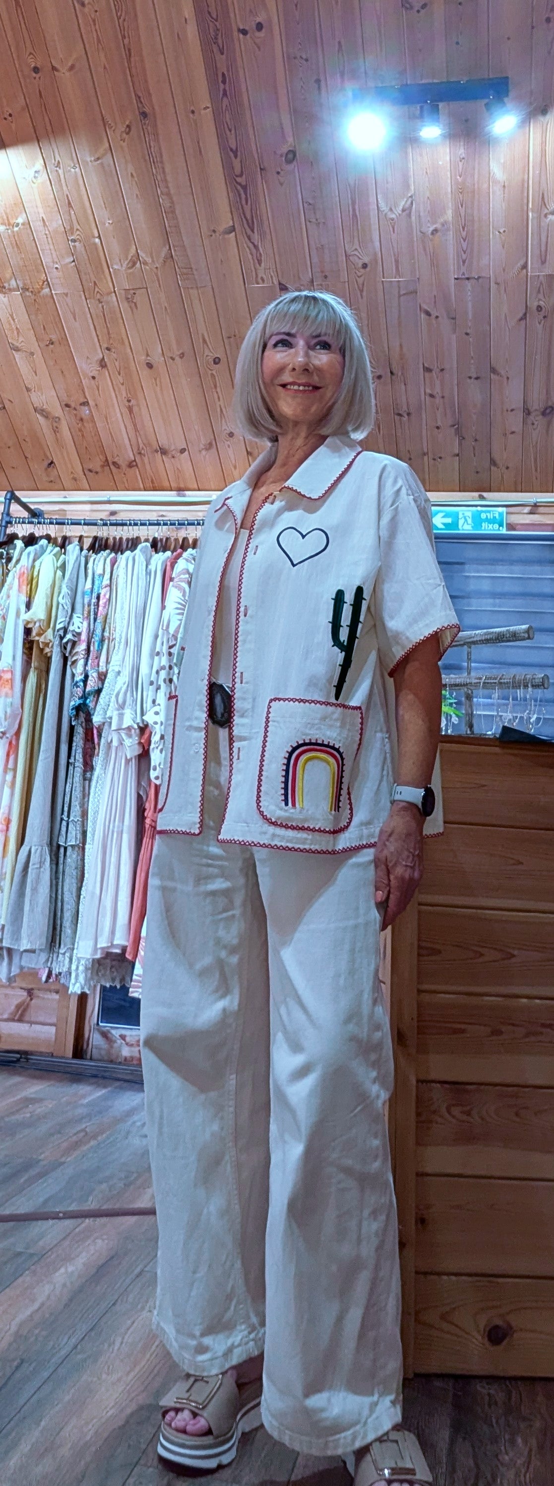 Summer cotton shirt with embroidered print and wide leg jeans