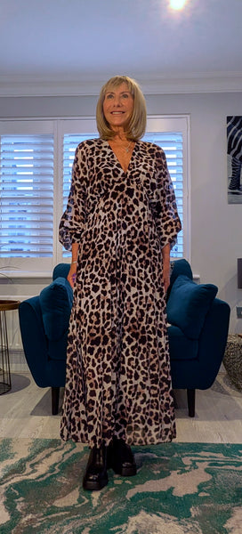 Gaynor Leopard Print Pleated Maxi Dress – Chiffon Feel with V-Neck