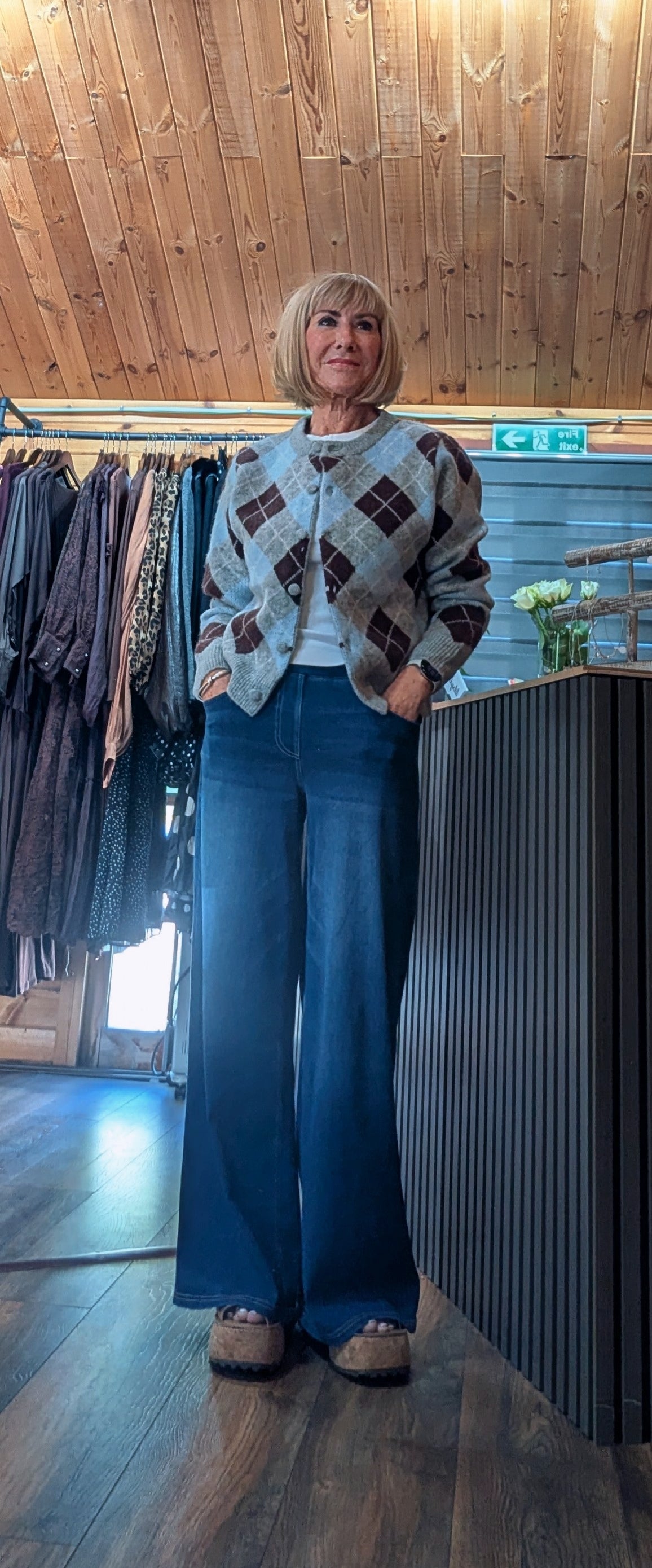 Magna brown argyle knit cardigan with round neckline
