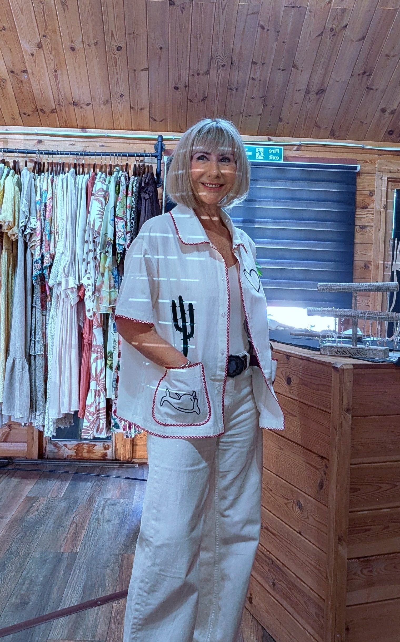 Cotton shirt with bold print and pockets