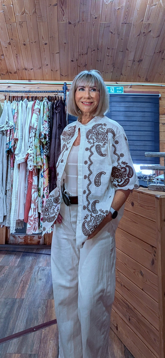Daryl Embroidery Blouse 