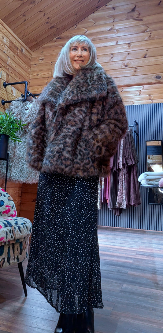 Minnie Leopard Faux Fur Coat in Taupe