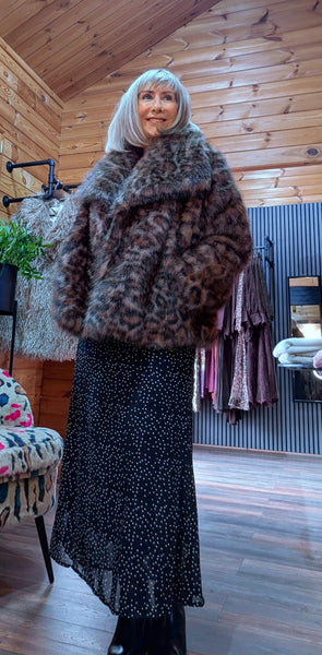Minnie Leopard Faux Fur Coat – with Side Pockets