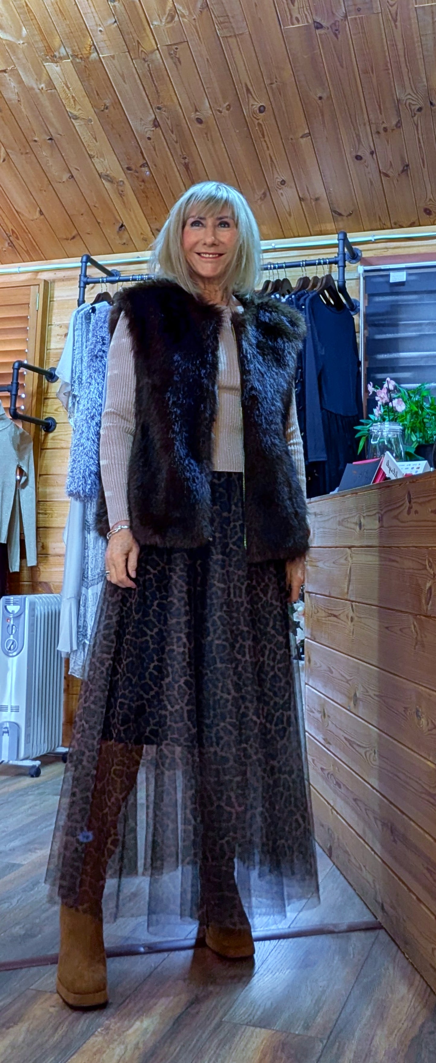 Faith Faux Fur Sleeveless Jacket – Chocolate